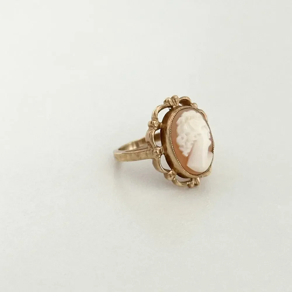 Vintage 10K Yellow Gold Genuine Cameo Shell Hand Carved Ladies Band Ring Size 5